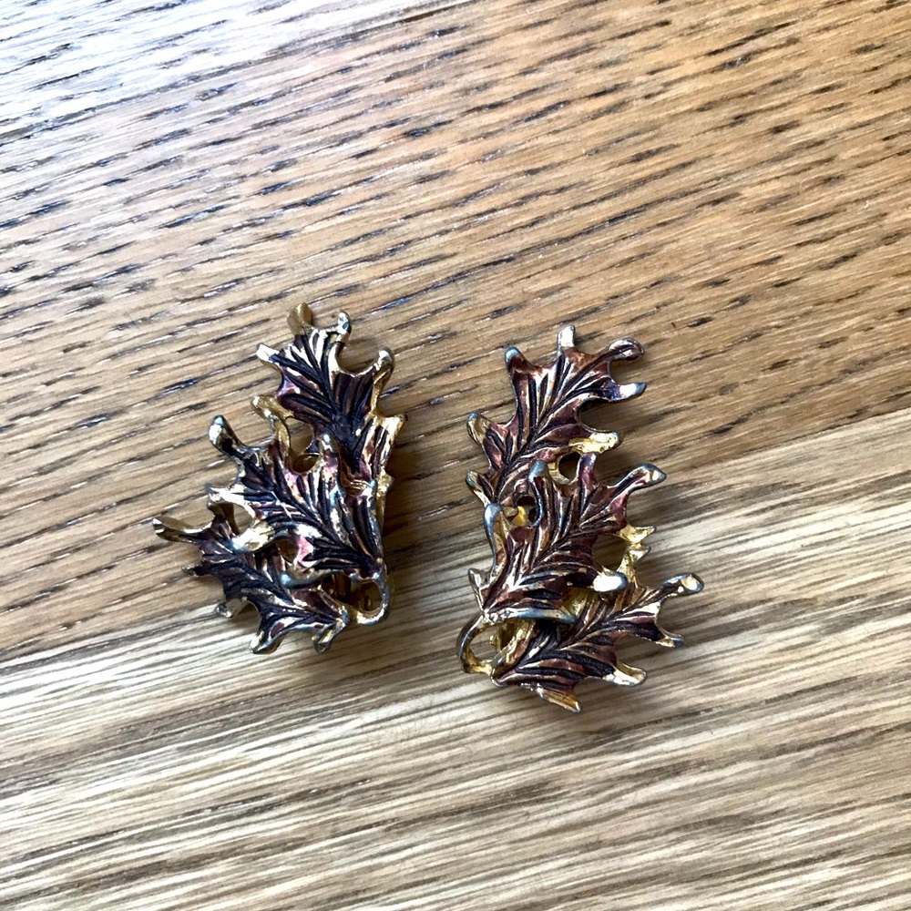 Bundle 3 for $10 Vintage gold toned leaf clip on earrings